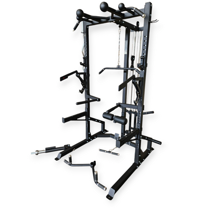 Dettaglio sistema a carrucola fluida e scorrimento Lat Machine Half Rack PRO Cozzo Strength, struttura in acciaio con J-Hooks regolabili e porta dischi integrati.