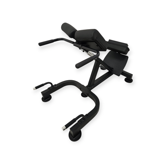 Panca Romana professionale Hyperextension Cozzo Strength Equipment, panca inclinata a 45 gradi per l'allenamento dei lombari, glutei e catena posteriore.